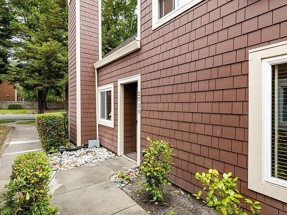 5th image of 2710 Lakeview Drive