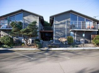 #123 Iron House Apartments, Lake Oswego, OR 97034