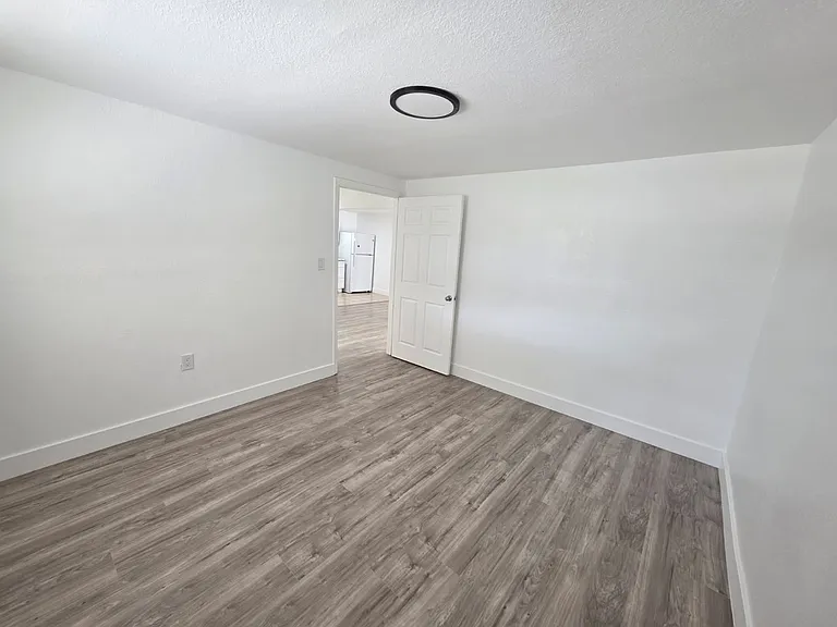 420 Fairfax Dr #1 — Photo 4