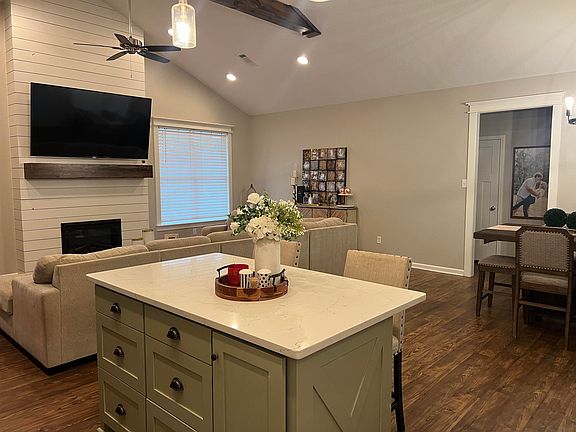 4th image of 180 Abby Ln