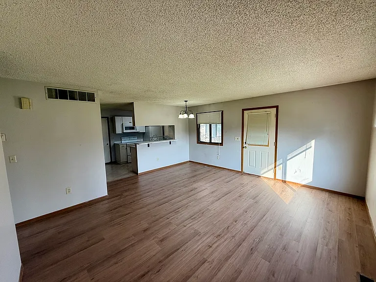 7608 Vinewood Ct N — Photo 16
