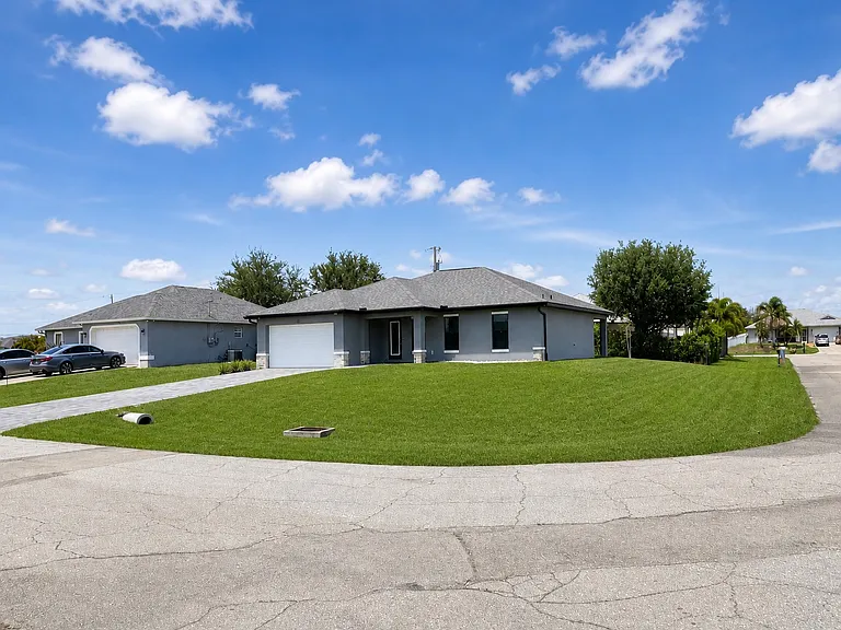 117 NW 12th Ln — Photo 3