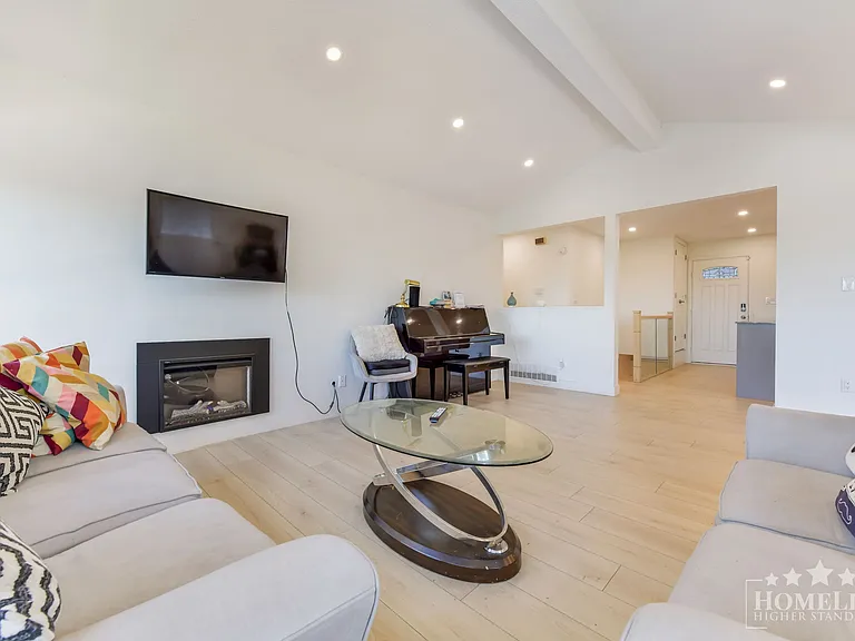 7437 Garfield Dr — Photo 15