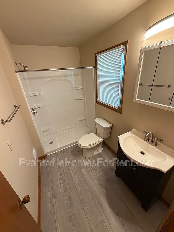 3 bed, 2.0 bath, 2161 sqft, $1,100 — Photo 4