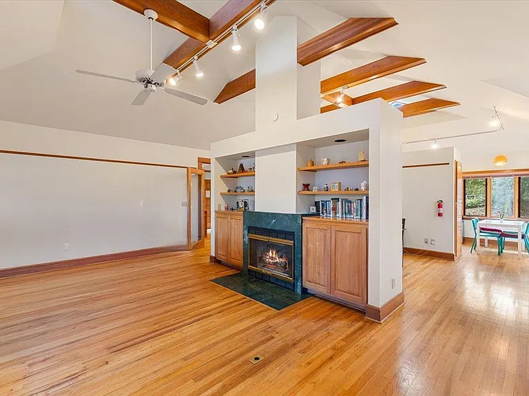 108 Campbell Ln — Photo 25