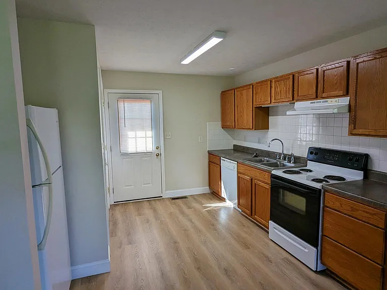 337 Porterfield Gap Rd #7 — Photo 3