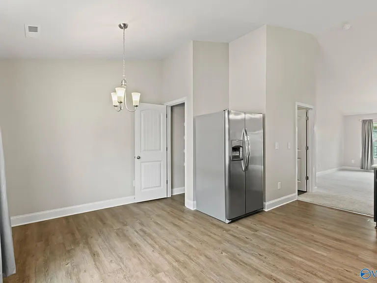 122 Ardsley Dr — Photo 16