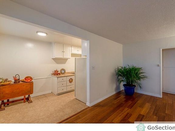 2nd image of 6416 S Victoria Ave #9