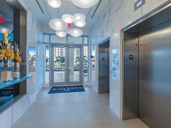 2nd image of 17111 Biscayne Blvd Unit 903