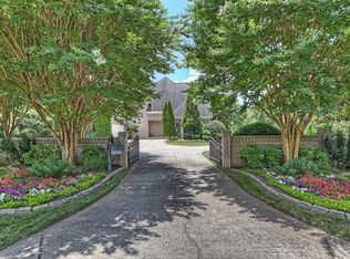 2125 Sharon Ln, Charlotte, NC 28211