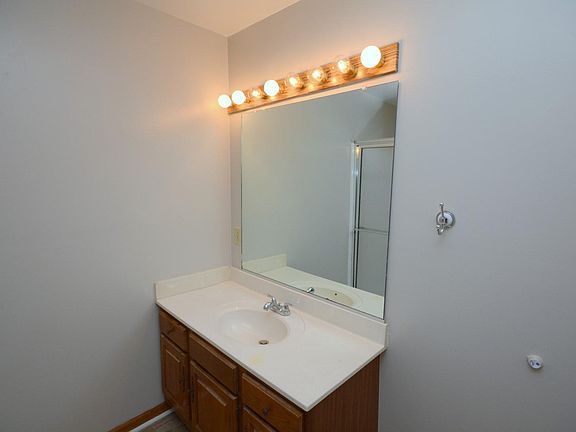 3rd image of 3960 Wyckoff Dr