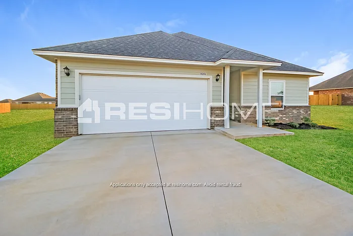 8201 Lakeside Dr — Photo 2