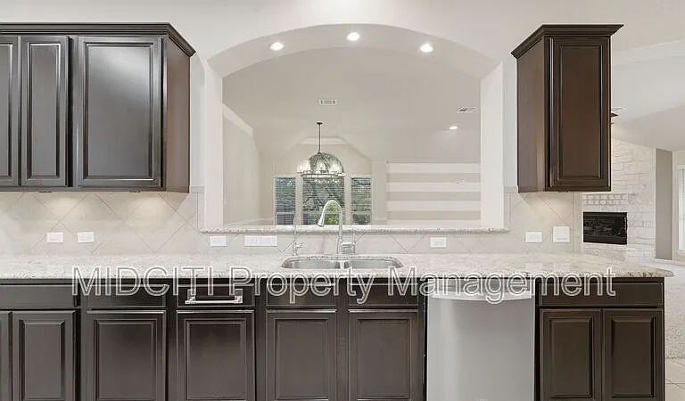 842 Santa Cruz — Photo 6