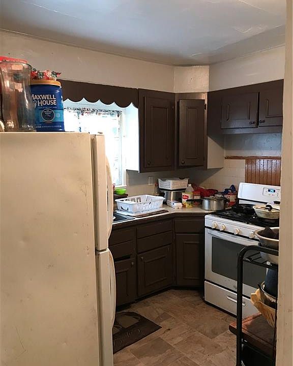 2nd image of 146 Floss Ave