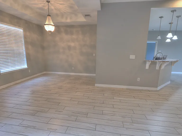 7714 Odessa Dr — Photo 4