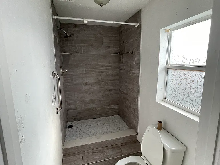 640 Ponderosa Dr E #B — Photo 8
