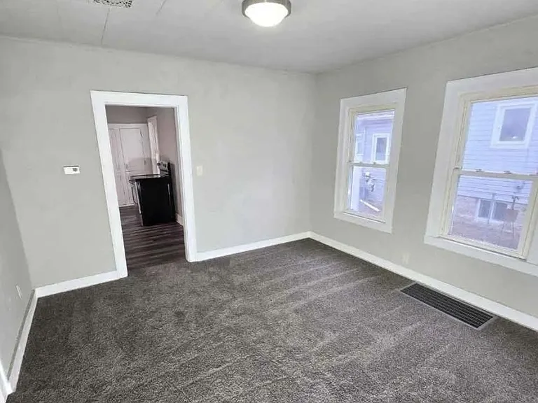 417 Fulton Ave — Photo 4