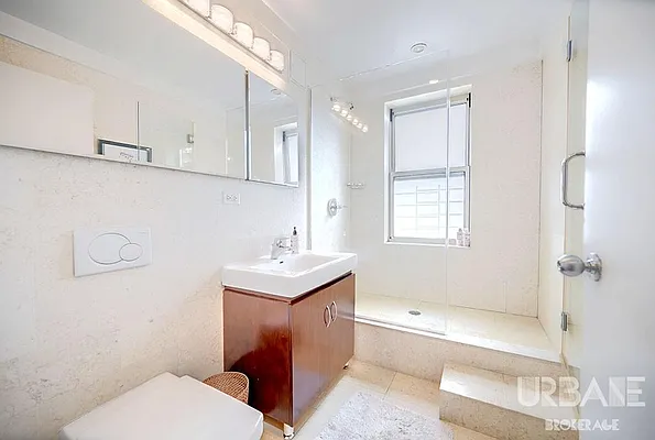 Rented by Urbane Brokerage | media 9