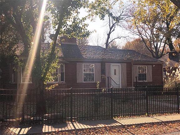 3rd image of 205 E Jefferson St