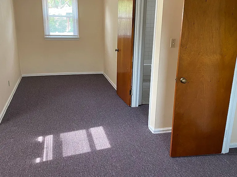 25 Long St #2 — Photo 3