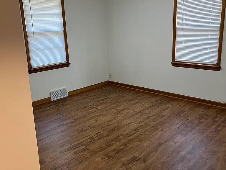 319 Briggs Ave — Photo 15