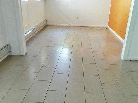 3rd image of 2601 Schurz Ave #1