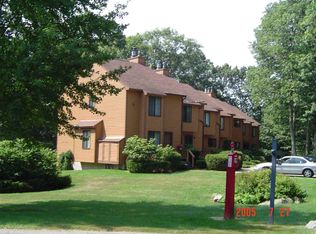 32 Dunvegan Dr, Hampton, NH 03842