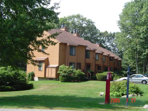 32 Dunvegan Drive, Hampton, NH 03842