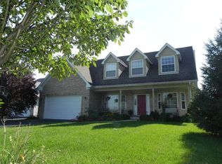 530 Ellen Ln, Batavia, IL 60510