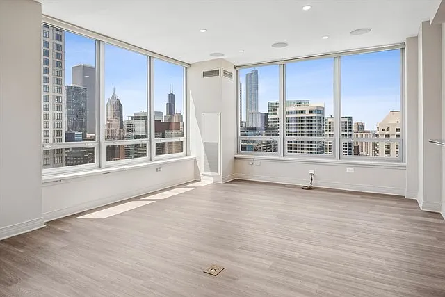 2 bed, 2.5 bath, 1691 sqft, $5,500 — Photo 3