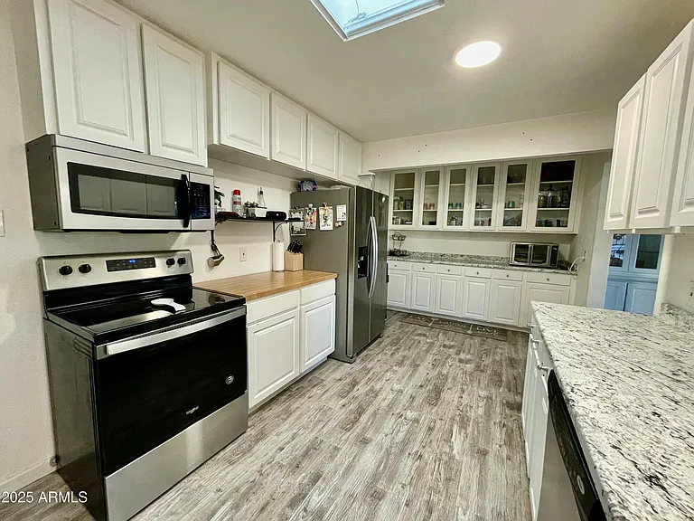 1100 N Brown Ave — Photo 34