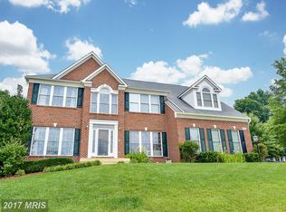 8636 Hillside Manor Dr, Springfield, VA 22152
