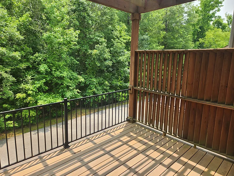 105 Grove Park Ln — Photo 6