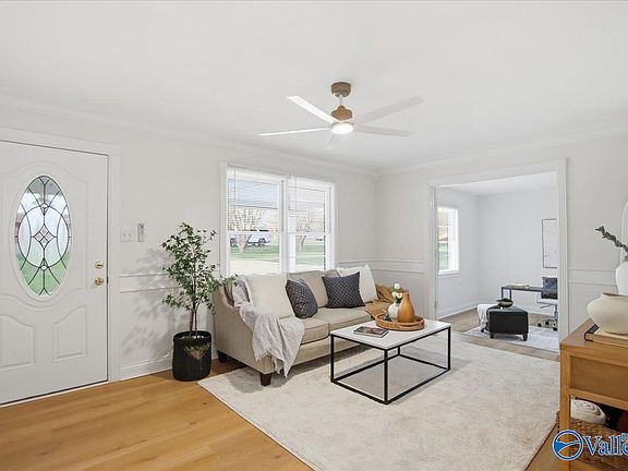 4th image of 18247 Circle Dr