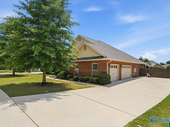 2nd image of 214 Maplebrook Dr