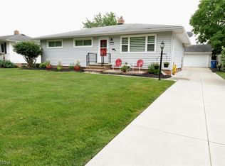 6882 Brandywine Rd, Parma Heights, OH 44130