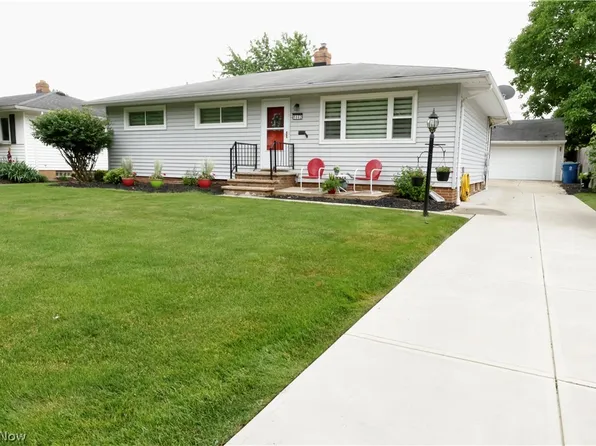 6882 Brandywine Rd, Parma Heights, OH 44130