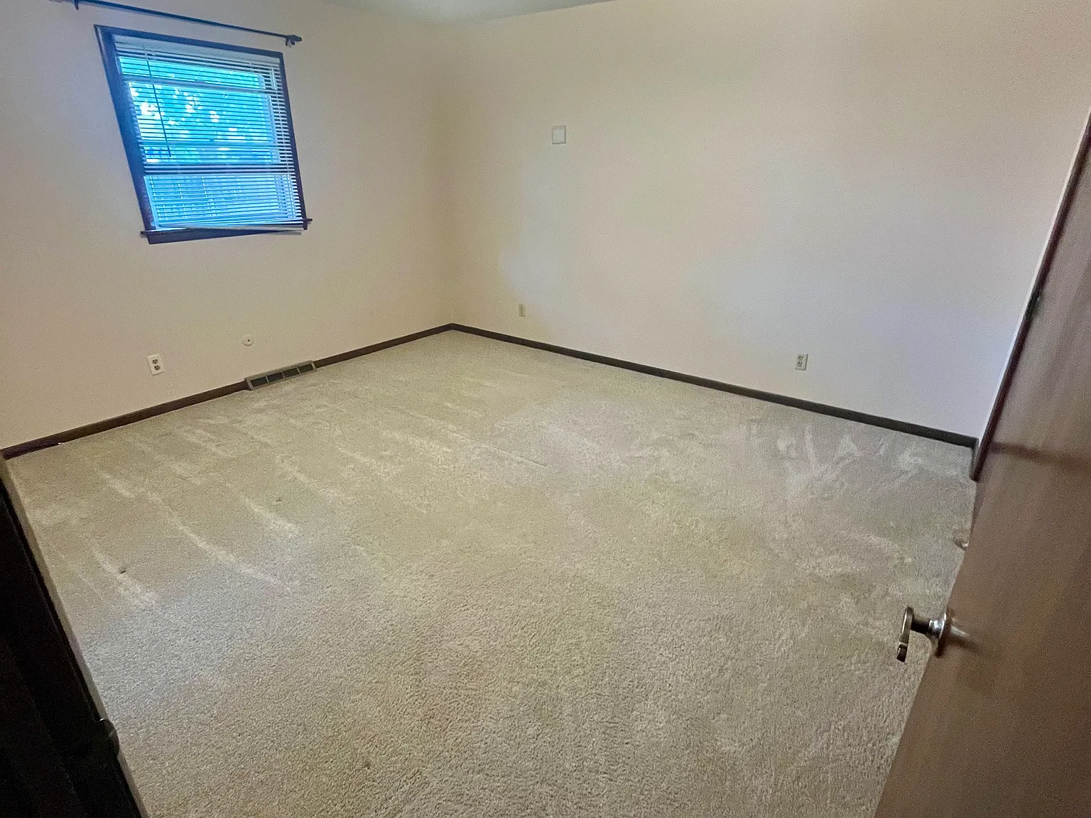 2 bed, 1250 sqft, $1,695 — Photo 4