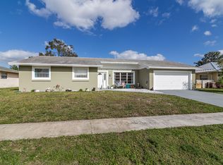 1493 Woodcrest Rd N, West Palm Beach, FL 33417