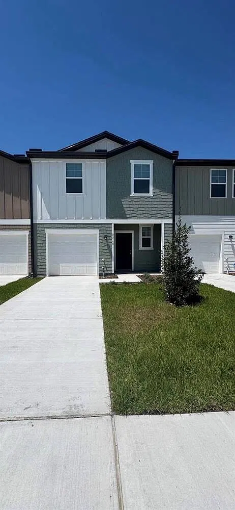 3 bed, 2.5 bath, 1480 sqft, $1,800 — Photo 1