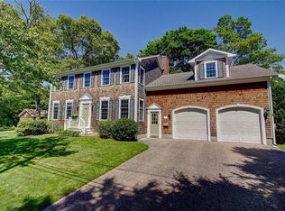 7 Smith Ave, Barrington, RI 02806