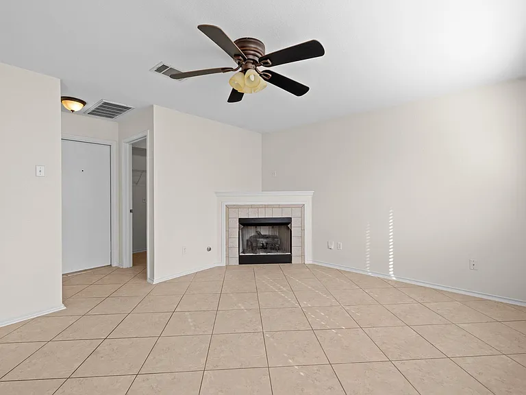 3410 Flowstone Ln — Photo 6