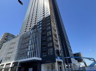 395 Square One Dr #2404, Mississauga, ON L5B 0E2