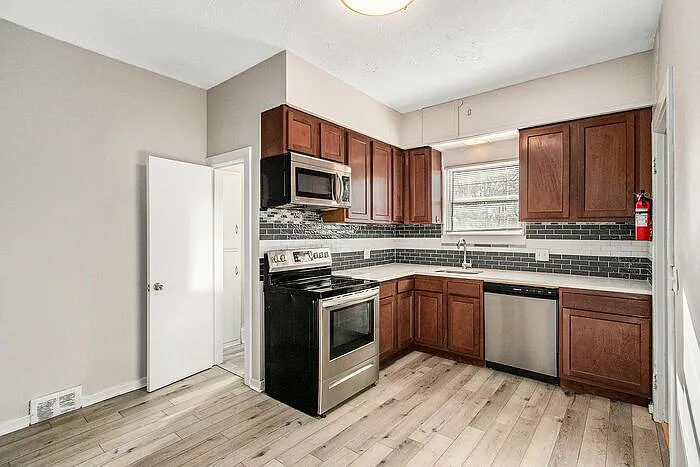 1703 S Park St #1 — Photo 17