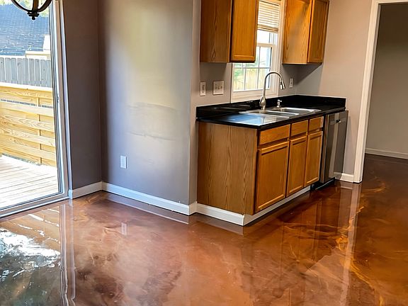 3rd image of 9532 Deep Swamp Ln
