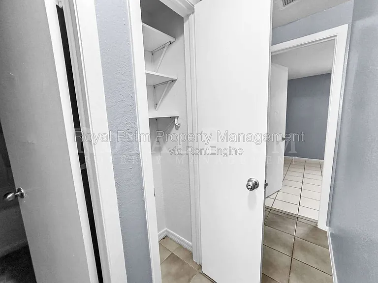 6617 Warwick Cir — Photo 16
