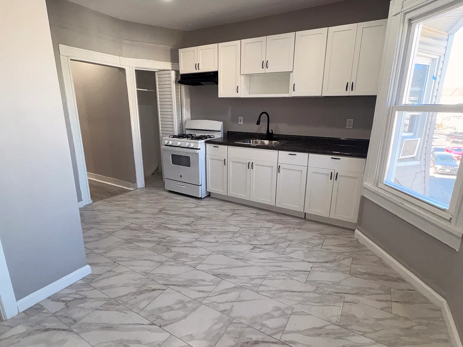 2 bed, 1000 sqft, $1,799 — Photo 1