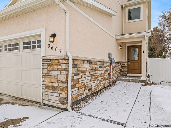 3rd image of 3607 Woodhaven Dr
