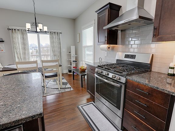 5th image of 1818 Lakeview Dr