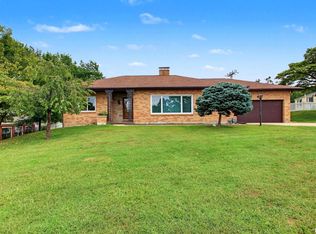 215 Woodlawn Ct, Quincy, IL 62301
